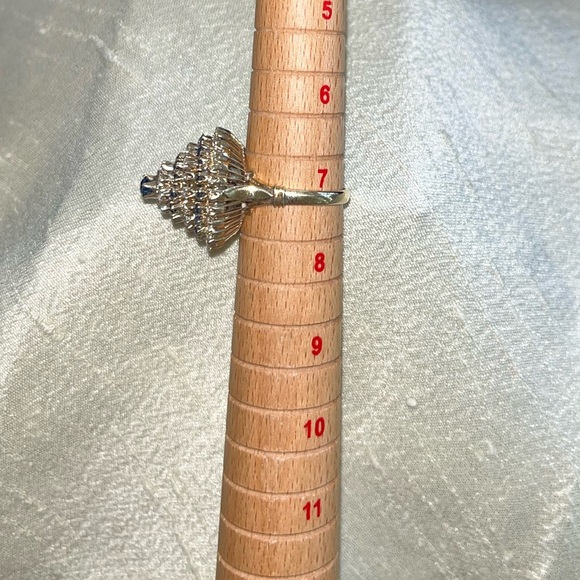 Diamond and Sapphire Ballerina Estate Ring - Picture 11 of 16